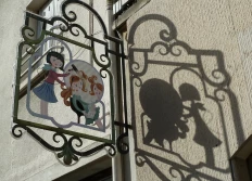 Thoiry et ses enseignes (A)