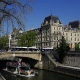 Paris: tourisme fluvial .
